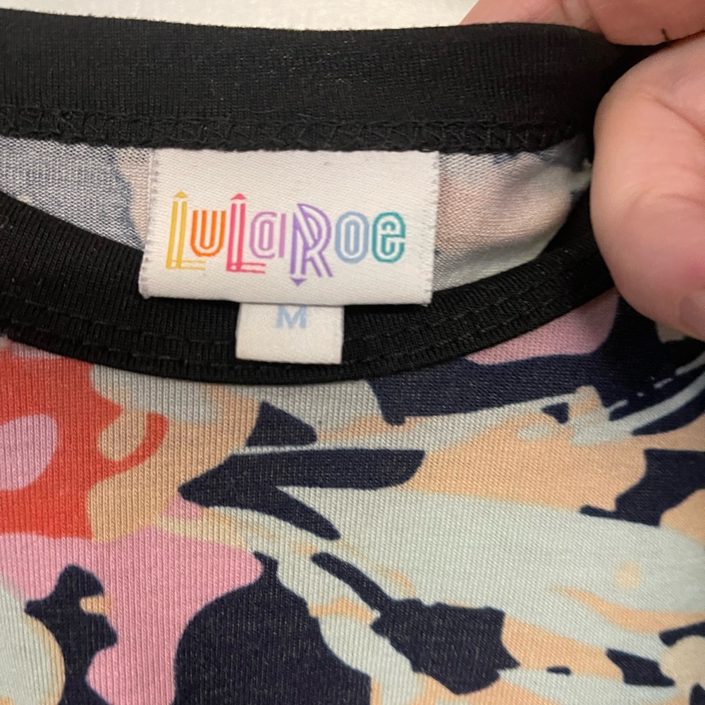 Lularoe Randy Raglan Top size Medium- Color Multiple abstract print - Picture 2 of 4